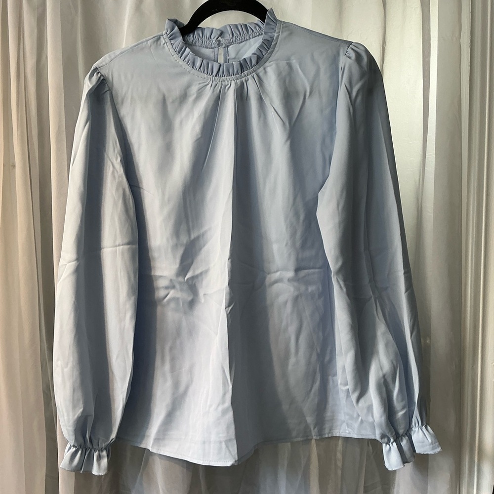 Lyaner Light Blue Women's Top size small with ruffled sleeves and collar